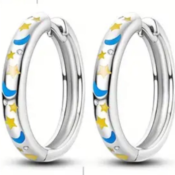 925 Sterling Silver Glow In The Dark Moon & Star Hoop Earrings - Picture 2 of 12